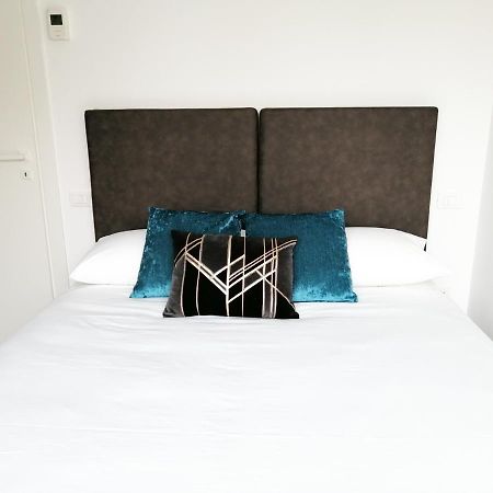 Aria Boutique Apartments Farneti Милано Екстериор снимка